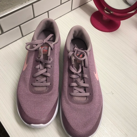 Nike sneakers - Picture 2 of 4